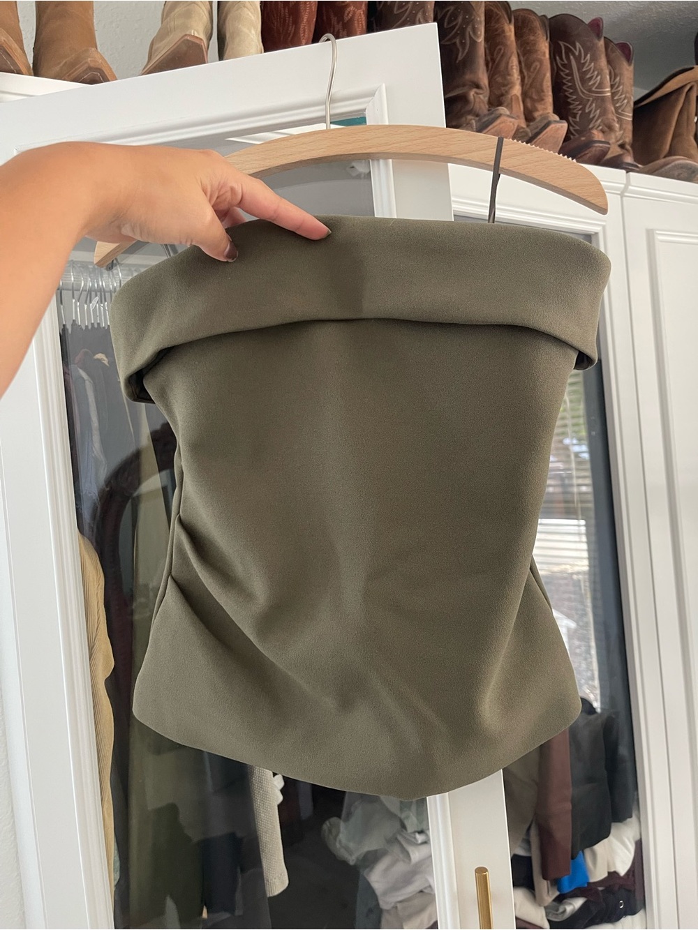Aritzia Babaton Foldover Tube top
